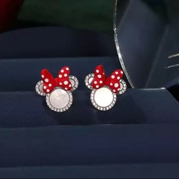 Minnie Mouse Stud Earrings! - Picture 3 of 3